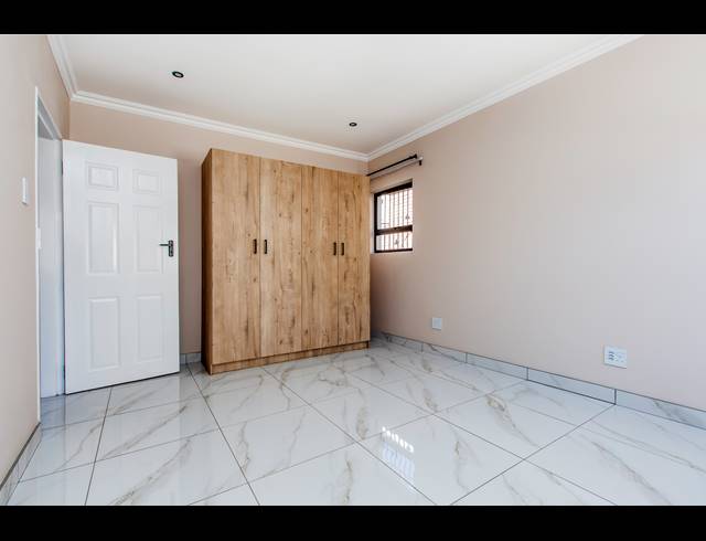 2 BEDROOM FREESTANDING TO LET IN MARLBORO GARDENS
